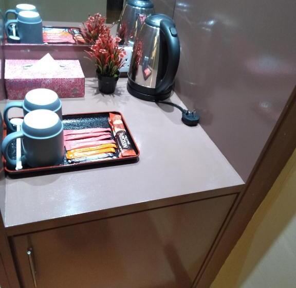 חדר משפחתי, Temu Primula