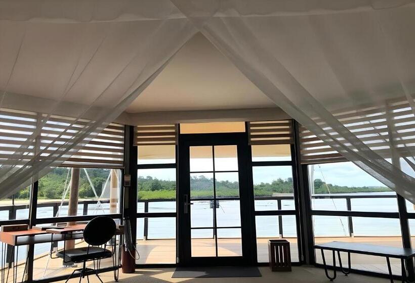 Номер Deluxe Вид на Море с Балконом, Kiki Beach Resort, Batam