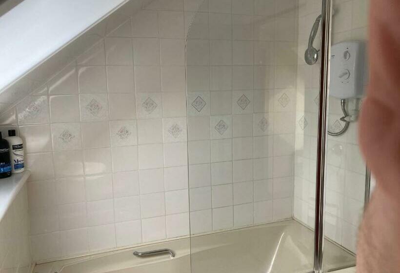 חדר אקונומי, 30 College Street, Buckhaven, Leven, Fife, Ky81jx