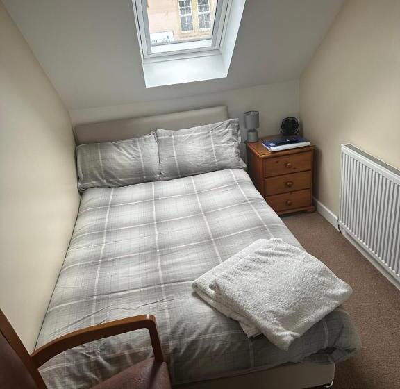 חדר אקונומי, 30 College Street, Buckhaven, Leven, Fife, Ky81jx