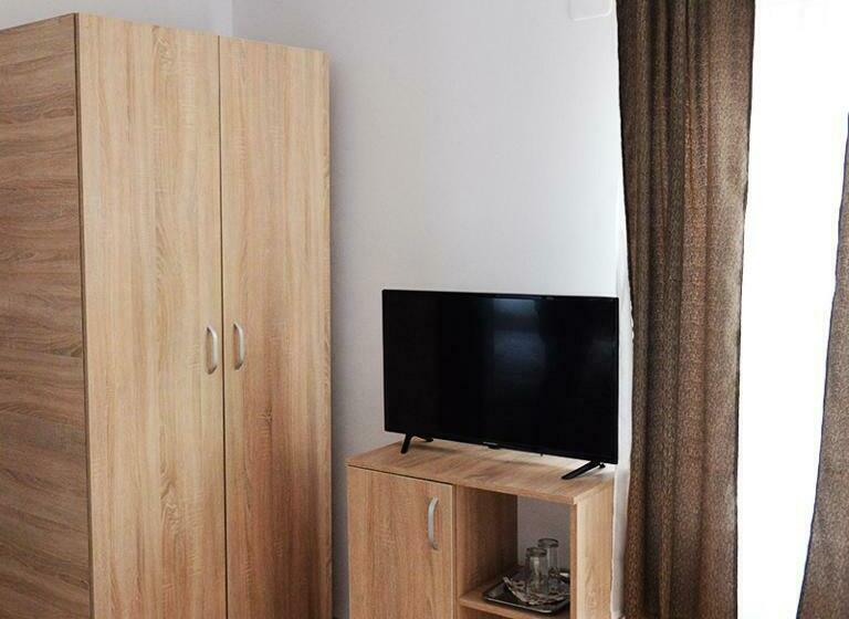 غرفة قياسية ثلاثية, Casa Pedro