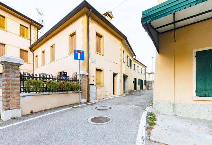 חדר קומפורט לשלושה, Guest House La Sosta