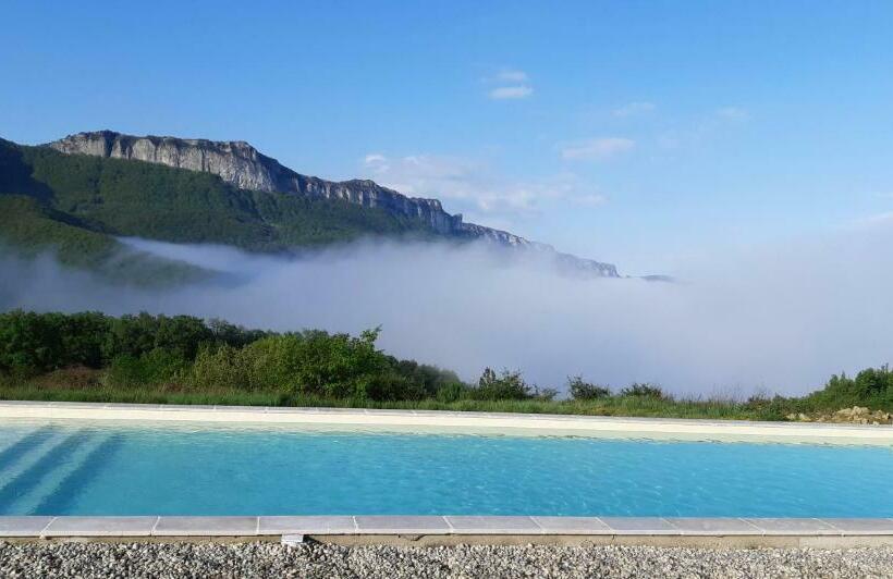 غرفة قياسية سرير كينج, L Amiradou