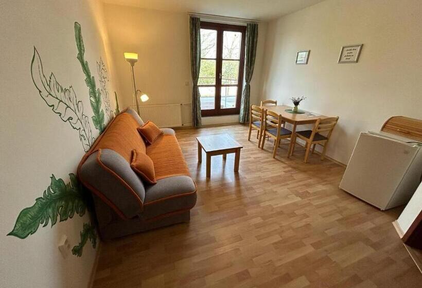 Kertre Néző 1 Szobás Apartman, Penzion Maják