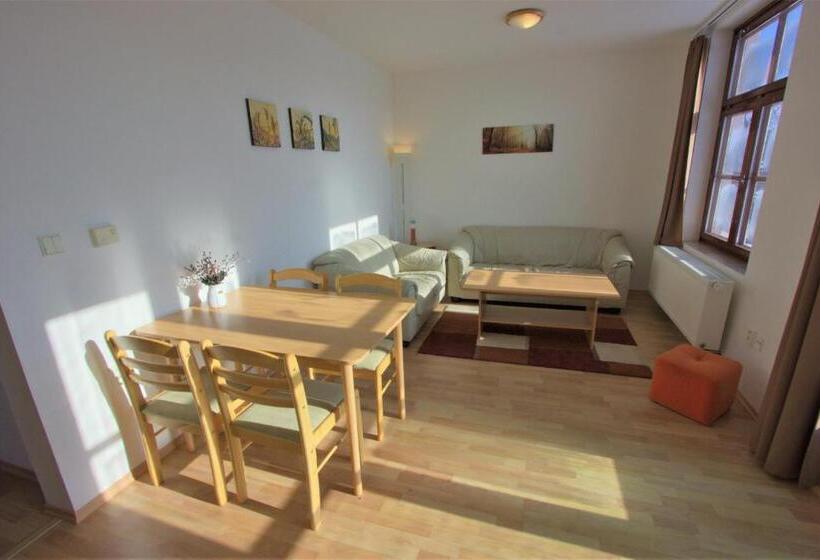 Családi Suite, Penzion Maják