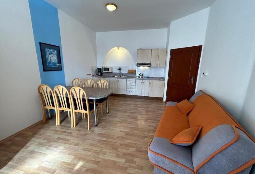 1 Szobás Apartman Terasszal, Penzion Maják