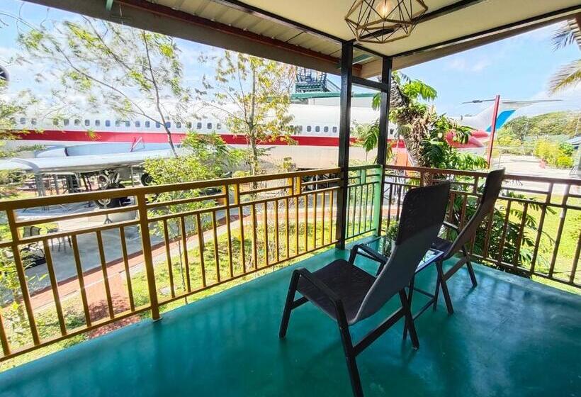 Хижина, Twin Jets Resort