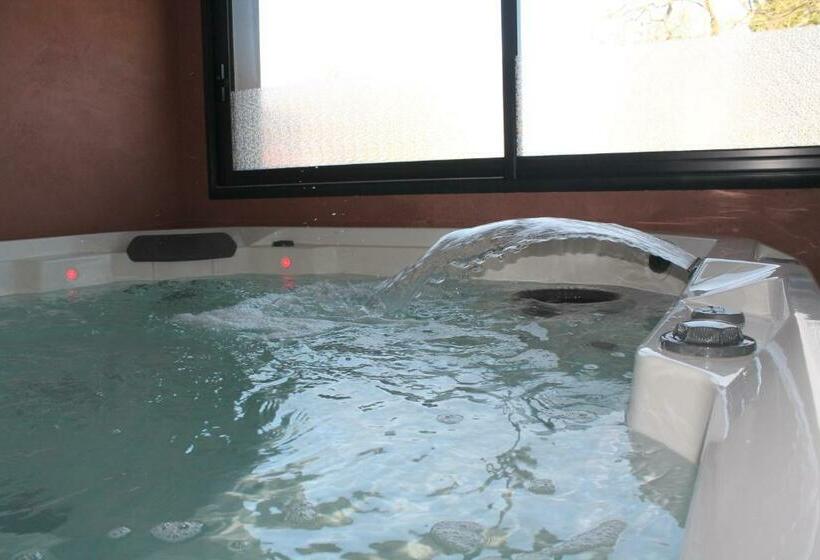 Pokój Standard z Hydromasażem, Happy & Relax