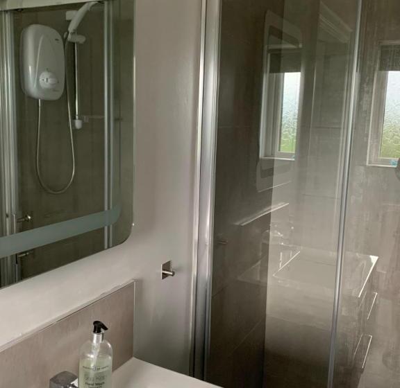 标准间, Windyridge