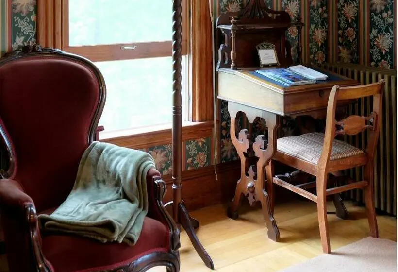 デラックスルーム, Guilford Bed And Breakfast