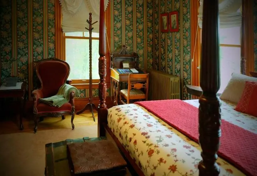 デラックスルーム, Guilford Bed And Breakfast