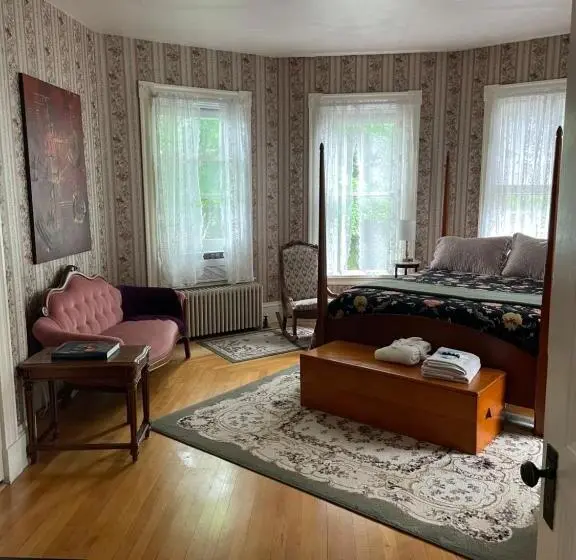 スタンダードルーム, Guilford Bed And Breakfast