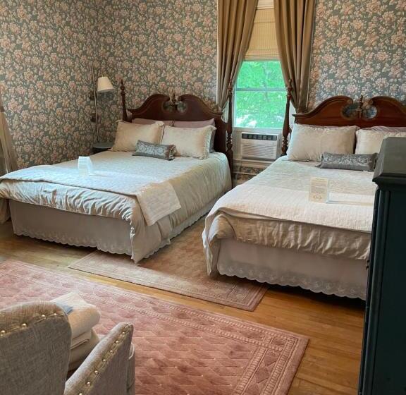 غرفة قياسية رباعية, Guilford Bed And Breakfast