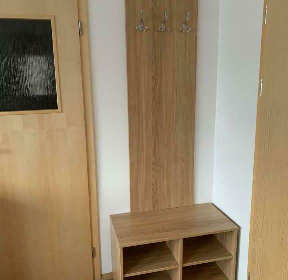 דירת חדר, Bartlova Bouda