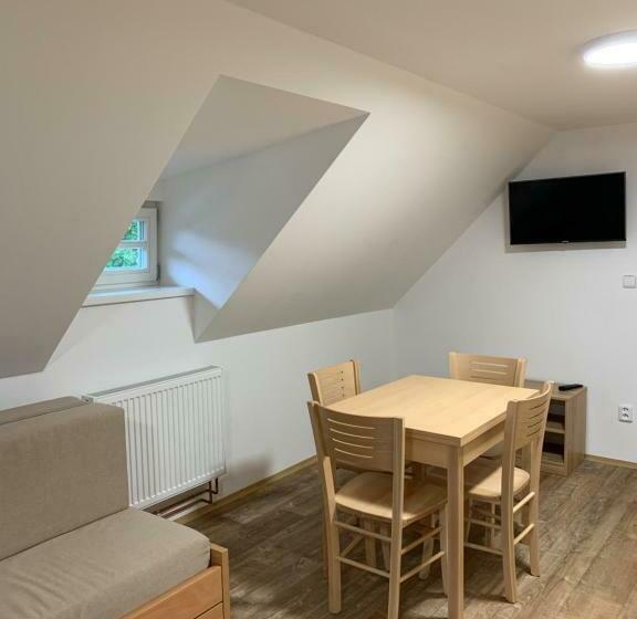 דירת חדר, Bartlova Bouda