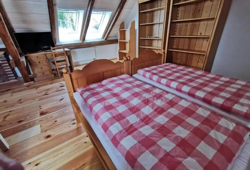 Comfort Kolmen Hengen Huone, Penzion Okamžik Stanovice