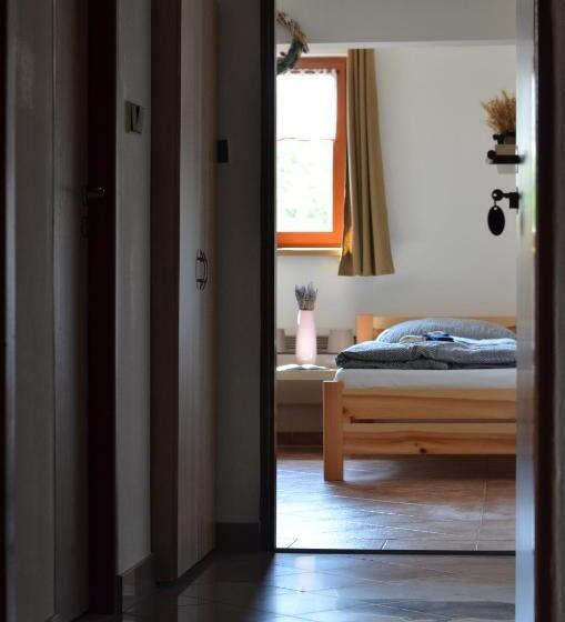 חדר סטנדרט נוף לגינה, Ubytování U Valašských Ponožek