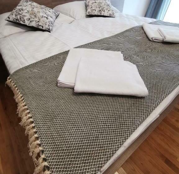 غرفة عائلية, Zamoček