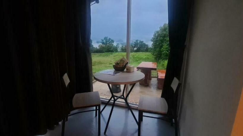 Standardrum med Terrass, บ้านไร่ระเบียงฟ้า น้ำหนาว แคมป์ปิ้ง