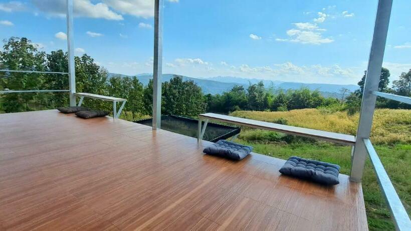 1 Sovrums Hus, บ้านไร่ระเบียงฟ้า น้ำหนาว แคมป์ปิ้ง