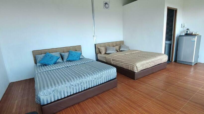 1 Sovrums Hus, บ้านไร่ระเบียงฟ้า น้ำหนาว แคมป์ปิ้ง