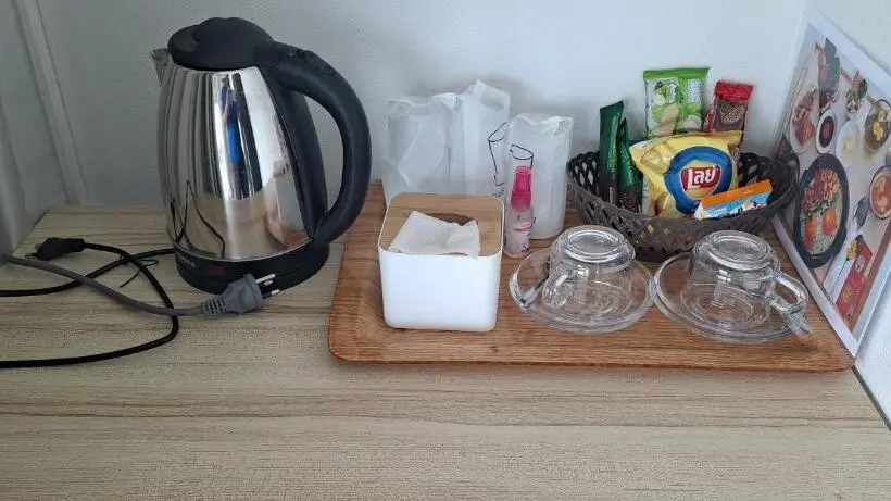 スタンダードトリプルルーム, บ้านไร่ระเบียงฟ้า น้ำหนาว แคมป์ปิ้ง