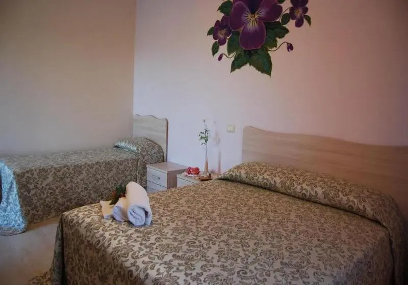Standard Kolmen Hengen Huone, Tenuta Madre Terra Resort