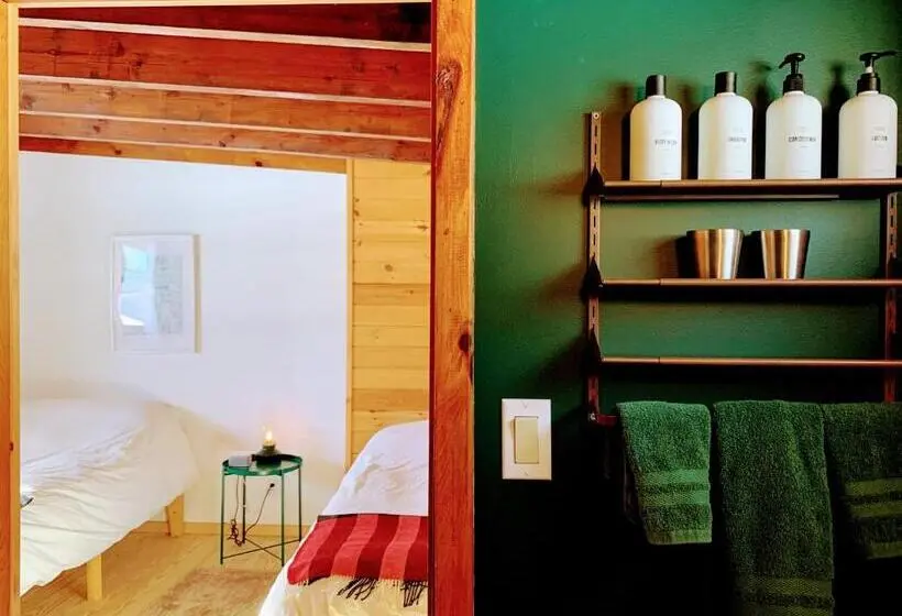 スタンダード４人部屋, The Lorca Adirondacks Motel