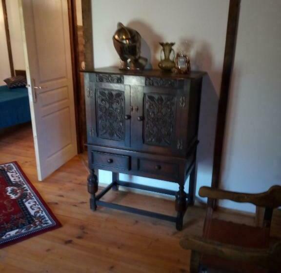 غرفة ديلوكس ثلاثية, Le Chevalier Des Marettes