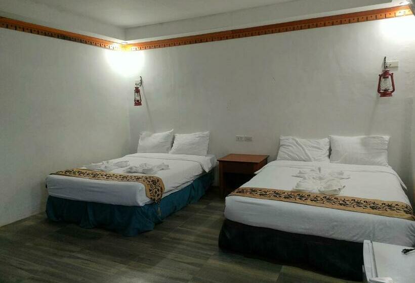 غرفة ديلوكس رباعية, Reel Place