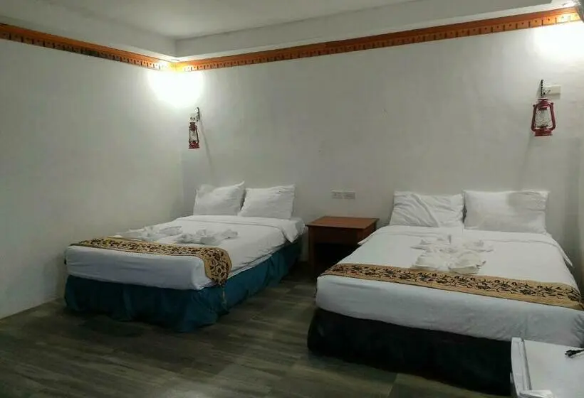 デラックスの４人部屋, Reel Place