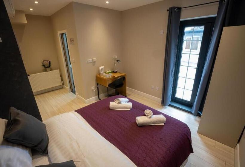 标准房带园景, Paragraph Edmonton