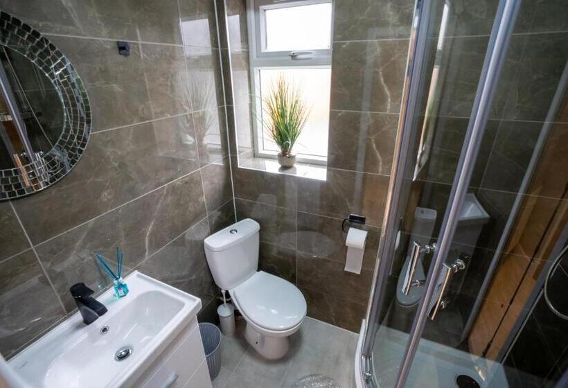 标准房带园景, Paragraph Edmonton