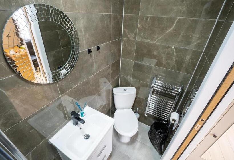 套房带园景, Paragraph Edmonton