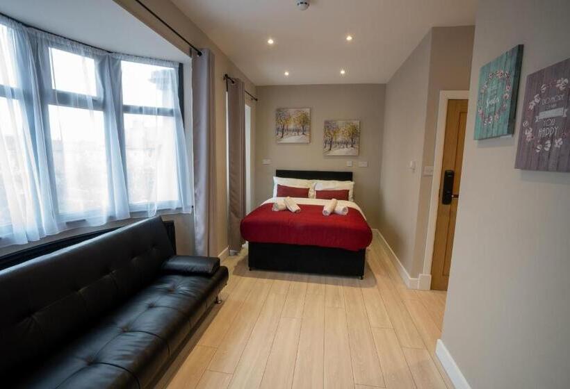 套房带园景, Paragraph Edmonton