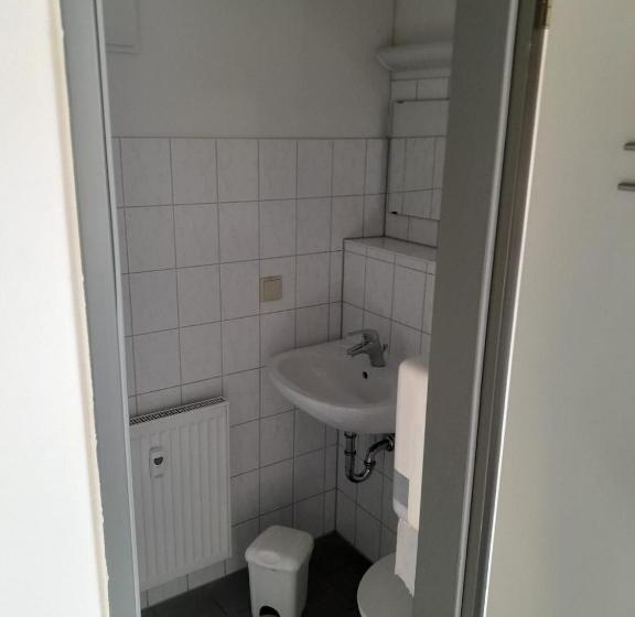 חדר סטנדרט חדר אמבטיה משותף, Schloss Rothenklempenow