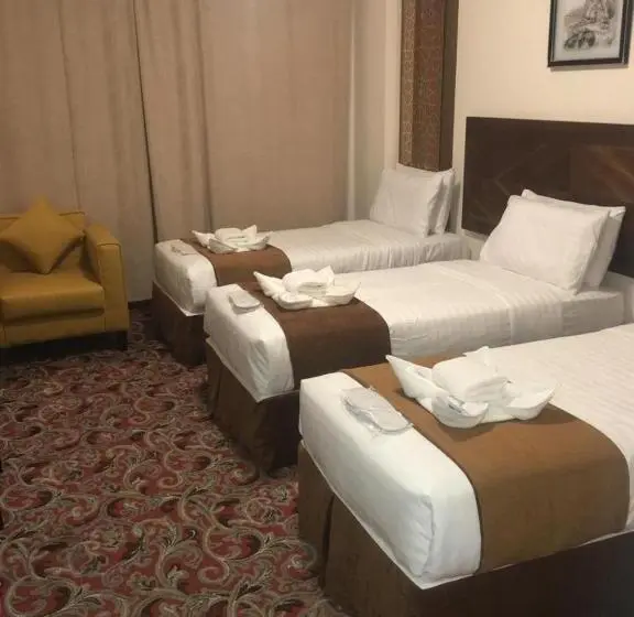 Deluxe Kolmen Hengen Huone, Sky View Hotel, Madinah