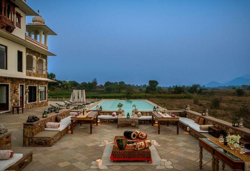 جناح مزوَّد بشرفة, Kesarbagh