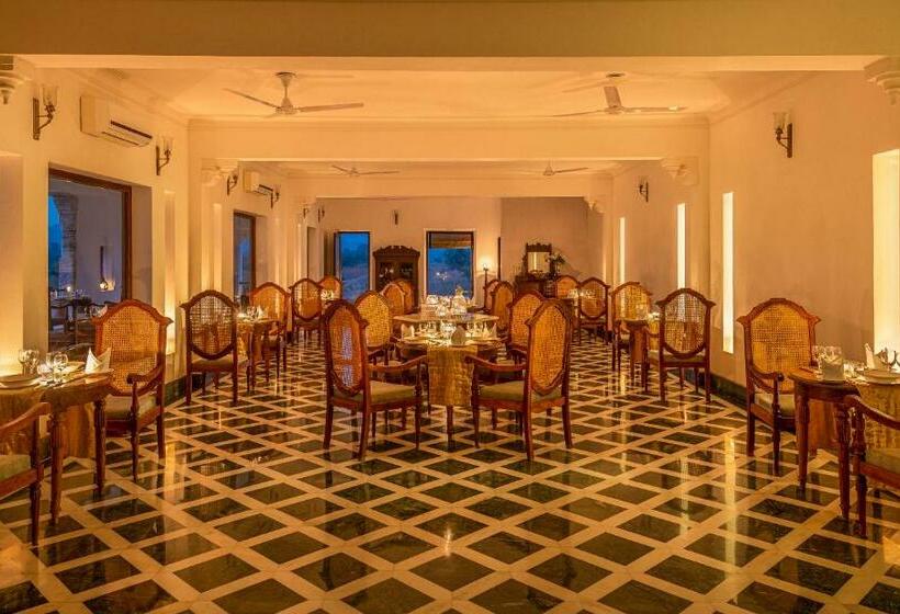 جناح مزوَّد بشرفة, Kesarbagh