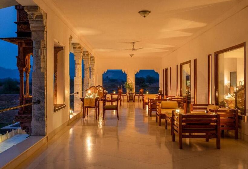 غرفة ديلوكس, Kesarbagh