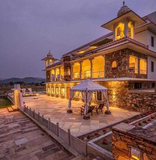 غرفة ديلوكس, Kesarbagh