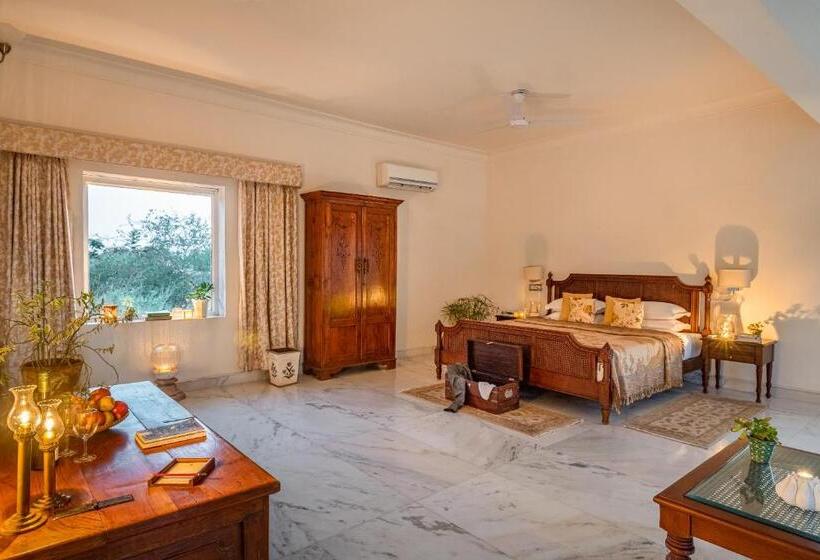 جناح مزود بتراس, Kesarbagh