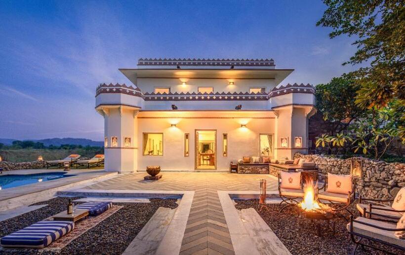 جناح مزود بتراس, Kesarbagh