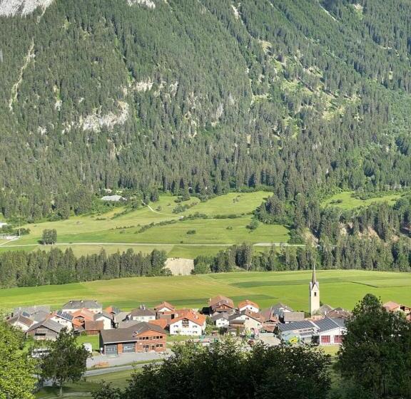 דירת שני חדרים, Gasthaus Beverin