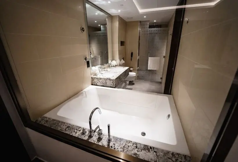 Premium Room City View, Ramee Dream Hotel Downtown