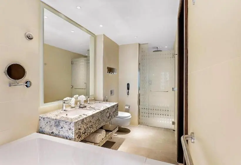 سوئیت با بالکن, Ramee Dream Hotel Downtown