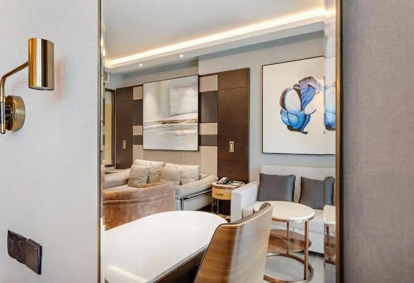 سوئیت با بالکن, Ramee Dream Hotel Downtown