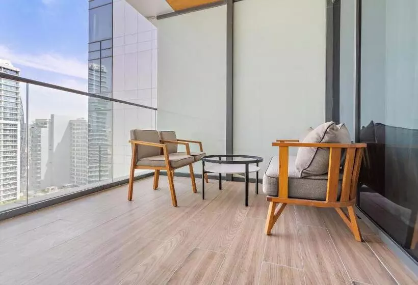 اتاق دلوکس با تخت کینگ و چشم‌انداز شهر, Ramee Dream Hotel Downtown