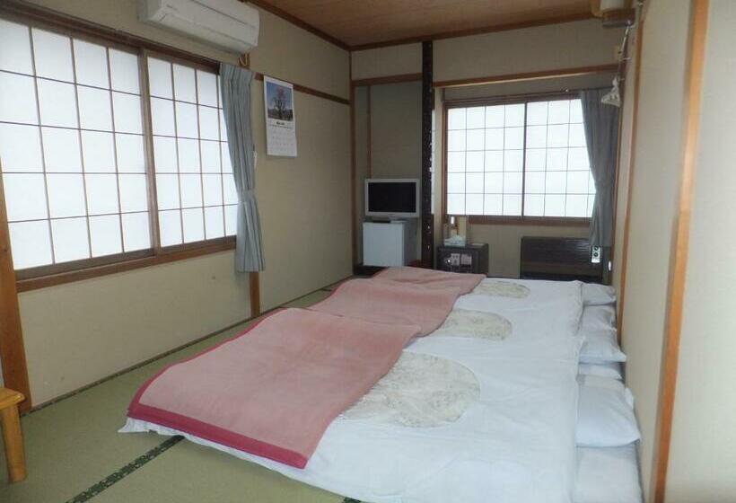 エコノミートリプルルーム, Minshuku Iwatakan