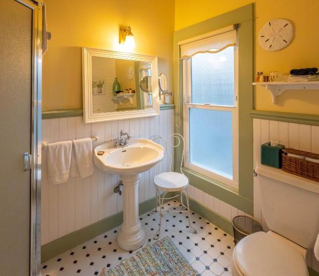 جناح مطل على البحر, Clementine S Guest House & Vacation Rentals